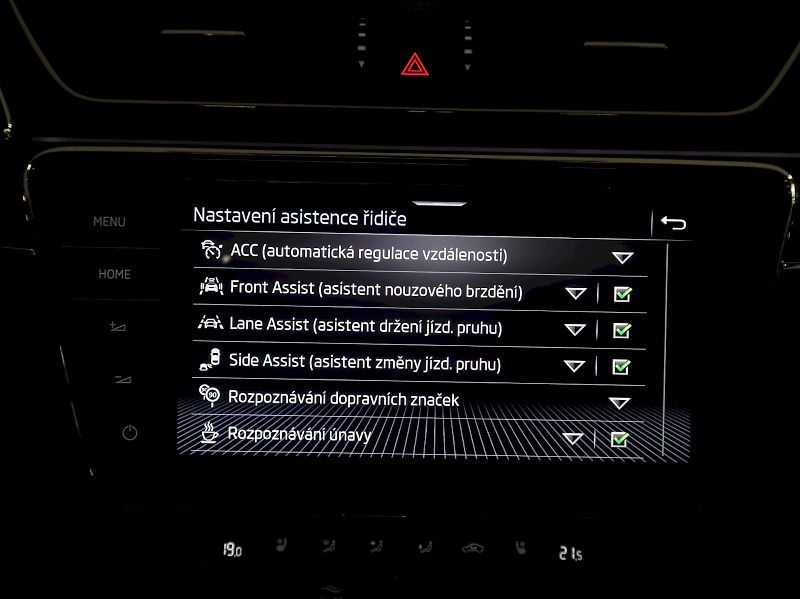 Škoda Superb (2022) iV LAURIN&KLEMENT 1.4TSI 115KW - fotka 28 z 45