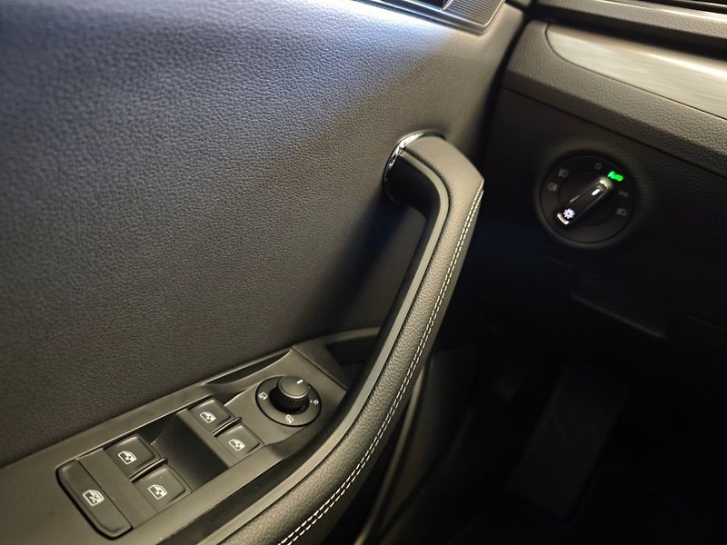 Škoda Superb iV 1.4 TSi Style Plug-in 160kW - fotka 34 z 50