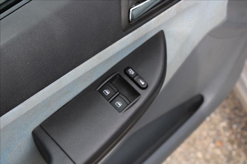 Škoda Fabia 1,4 i 16V  STK 9/2028, KLIMA - fotka 14 z 20