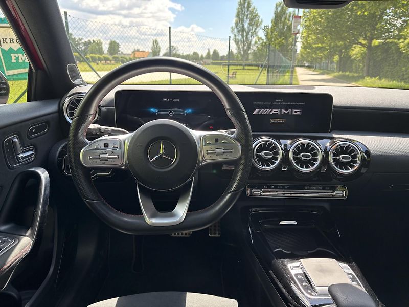 Mercedes-Benz Třídy A A 35 AMG 4Matic - fotka 22 z 31