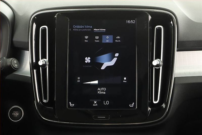 Volvo XC40 (2018) Momentum T3 - fotka 13 z 17