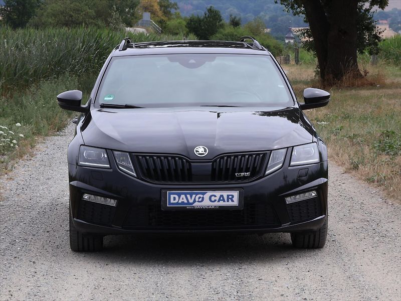 Škoda Octavia 2,0 TDI RS 4x4 DSG Virtual LED - fotka 2 z 26