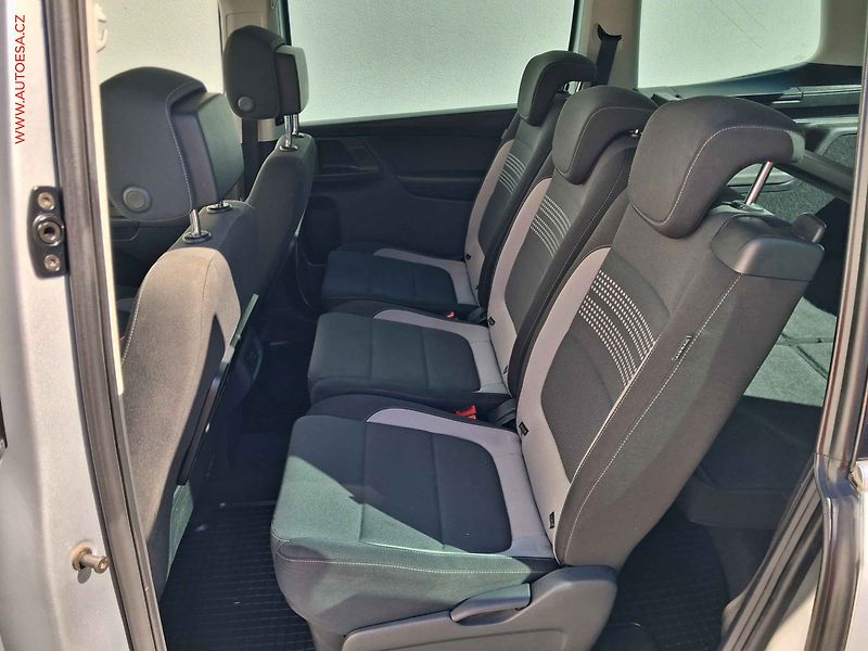 Volkswagen Sharan (2013) 2.0 TDi, AC, navi, park.asist - fotka 10 z 20