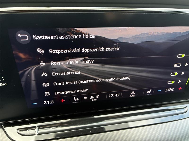 Škoda Octavia 2,0 RS,KŮŽE,HEAD-UP,EL.KUFR - fotka 28 z 34