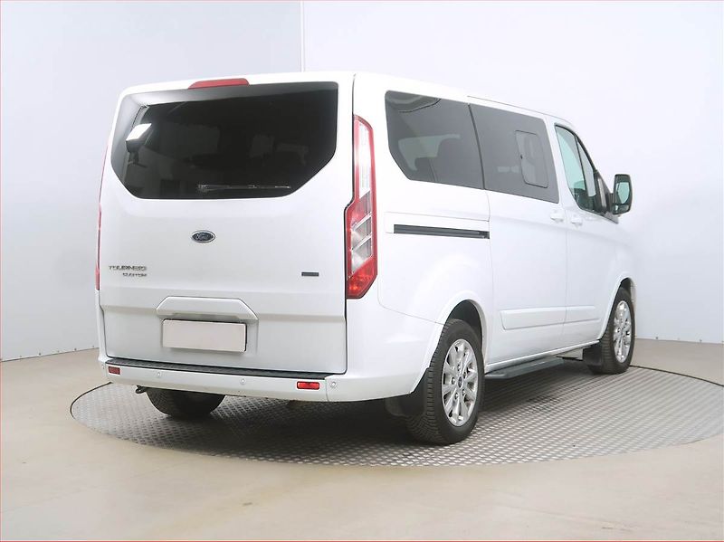 Ford Tourneo Custom (2018) Titanium 2.0 EcoBlue, ČR - fotka 5 z 20