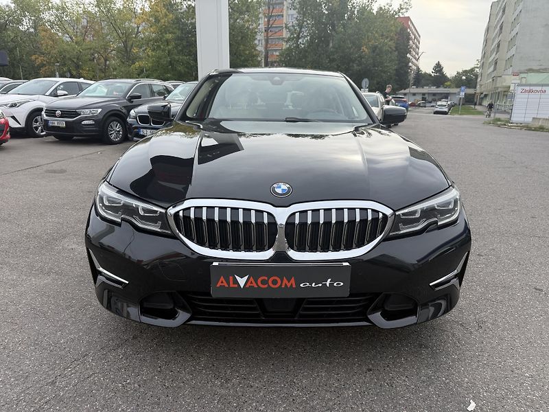 BMW Řada 3 320D  - fotka 3 z 43