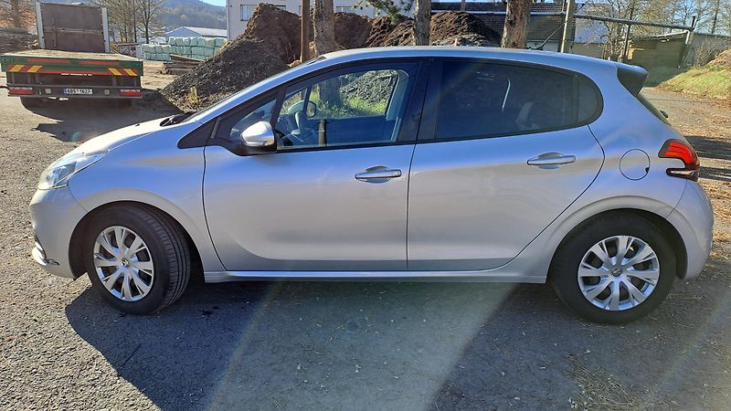 Peugeot 208 1.2 PureTech Active - fotka 4 z 26