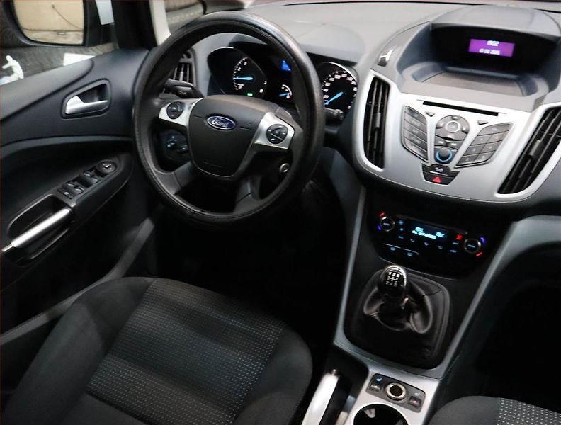 Ford C-MAX (2011) 1.6 i, Tempomat, Park. senzory - fotka 7 z 20