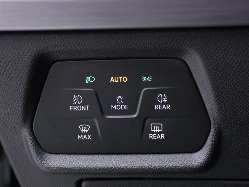 Seat Leon 2,0 TDI 110kW DSG FR CZ DPH - fotka 16 z 31