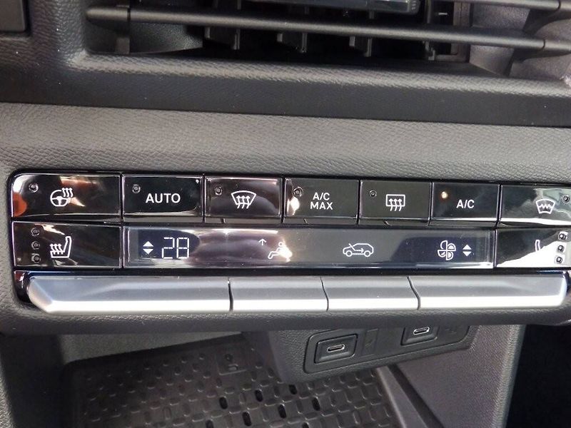 Opel Frontera (2026) Edition Hybrid 1.2Turbo - fotka 24 z 30