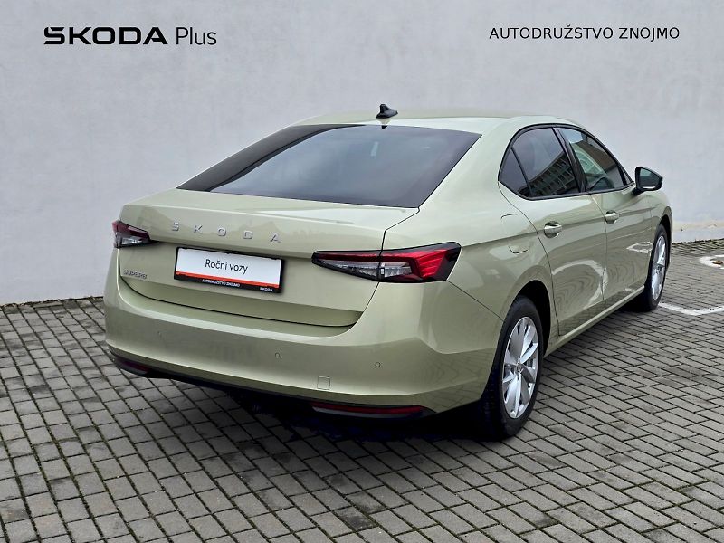 Škoda Superb (2024) 2,0TDI 110KW DSG SELECTION - fotka 2 z 33
