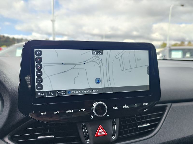 Hyundai i30 1.0 T-GDI/74kW Smart CLIMATE D - fotka 17 z 29