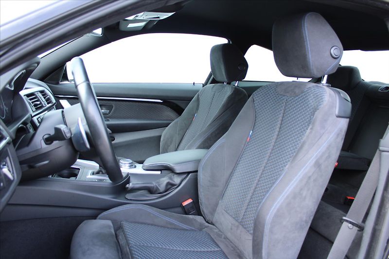 BMW Řada 4 420D xDrive 140kW M PAKET - fotka 10 z 27