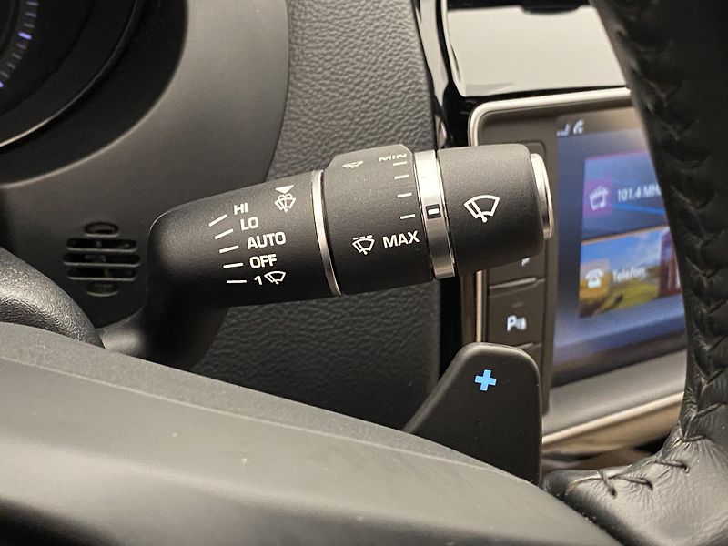 Jaguar XE 2.0D 132kW PURE AUT  - fotka 22 z 40