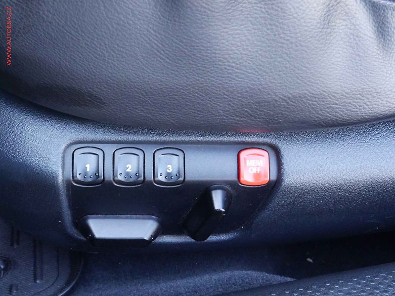 Škoda Superb (2005) 1.9 TDi, ČR, TZ, výhř.sed. - fotka 14 z 16