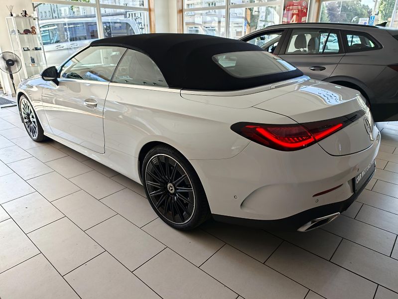 Mercedes-Benz CLE 200 cabrio AMG Pack - fotka 8 z 32