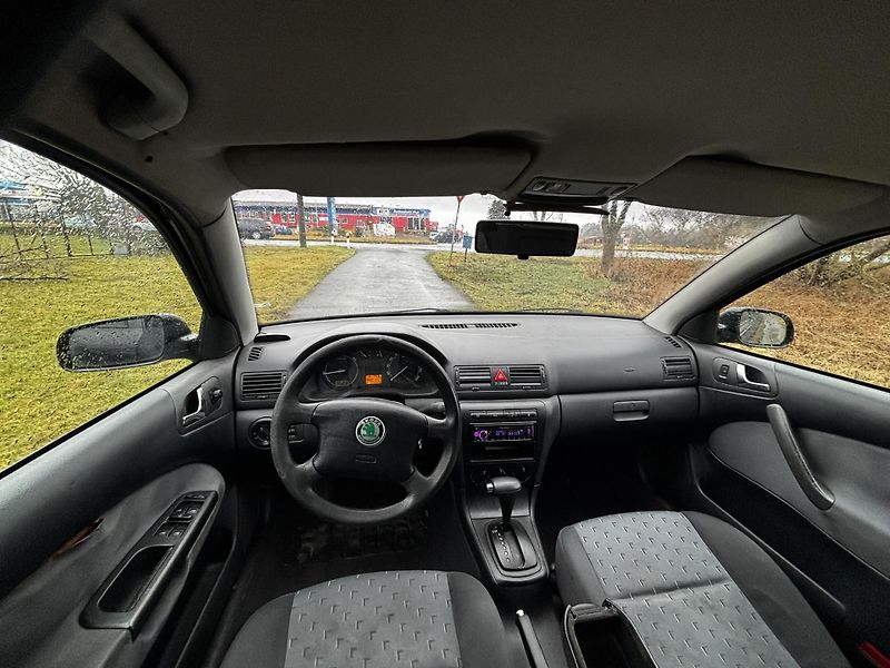 Škoda Octavia (2001) 1 1.9TDi 66kW, Automat - fotka 9 z 19
