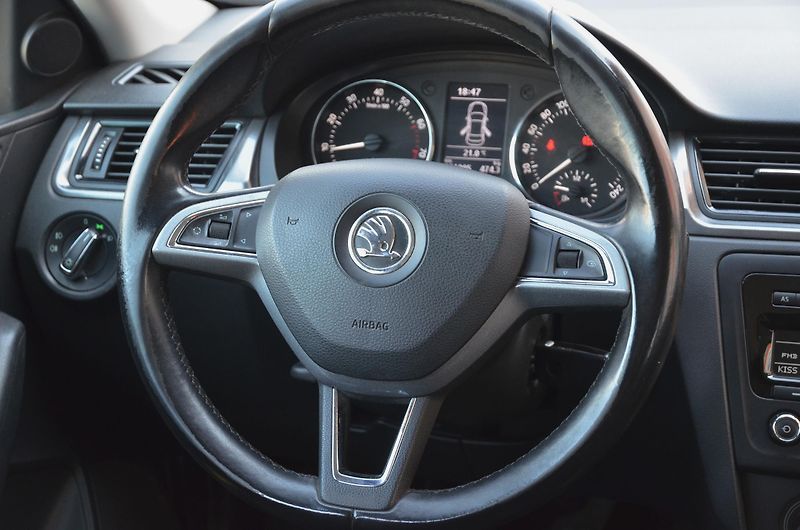 Škoda Rapid (2014) 1.2 TSi 63kW AMBITION / ČR - fotka 16 z 28
