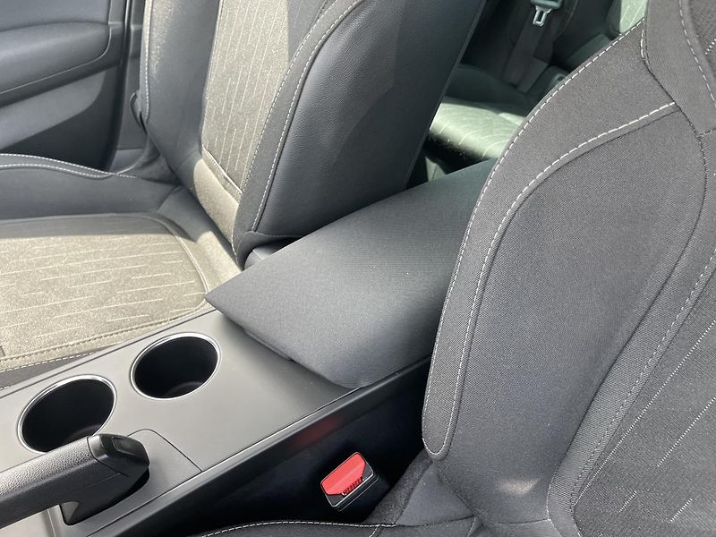 Renault Mégane 1.5 DCi 85 kW LIMITED-DPH-ČR ! - fotka 27 z 38