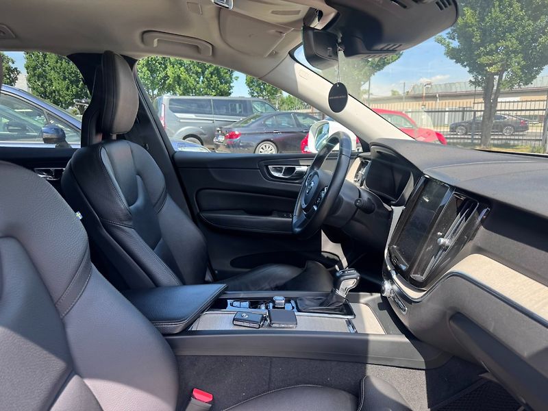 Volvo XC60 (2017) 2,0D 177KW POLESTAR BEZ AD BLU - fotka 40 z 49