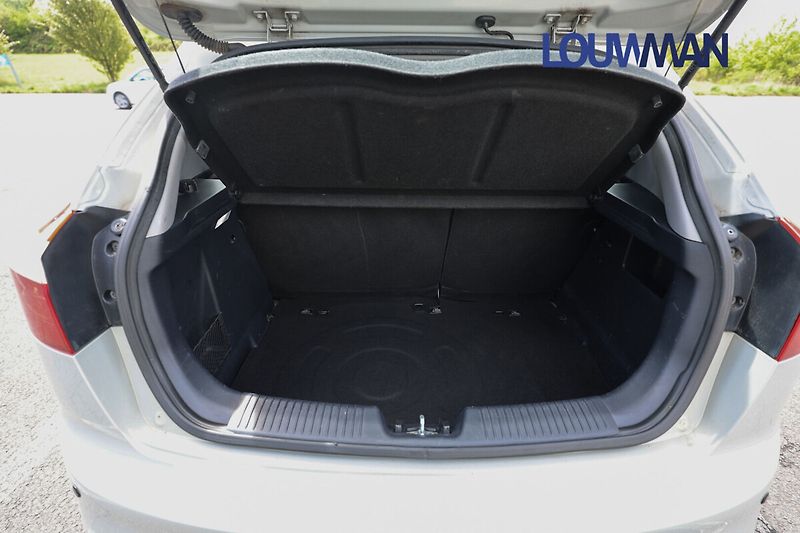 Kia Rio 1.4 DOHC - fotka 15 z 21