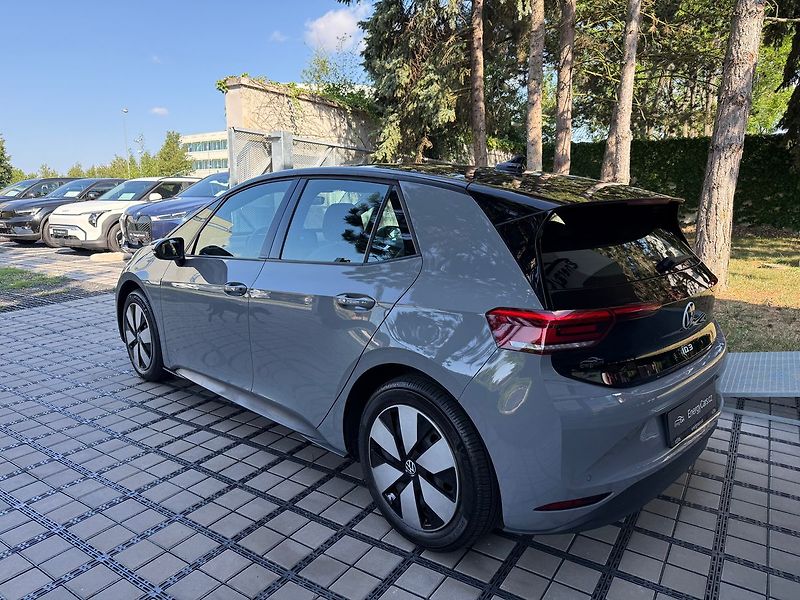 Volkswagen ID.3 PRO 62 kWh ACC - fotka 4 z 36