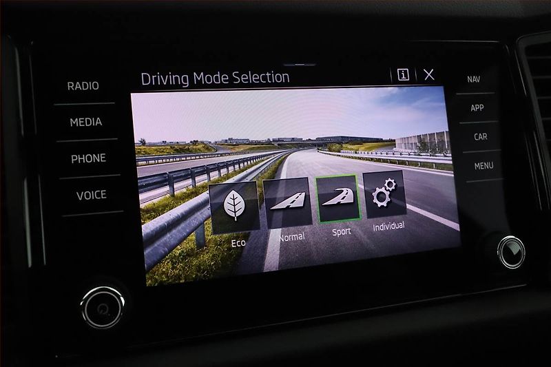 Škoda Kodiaq (2023) Sportline 2.0 TDI - fotka 11 z 19