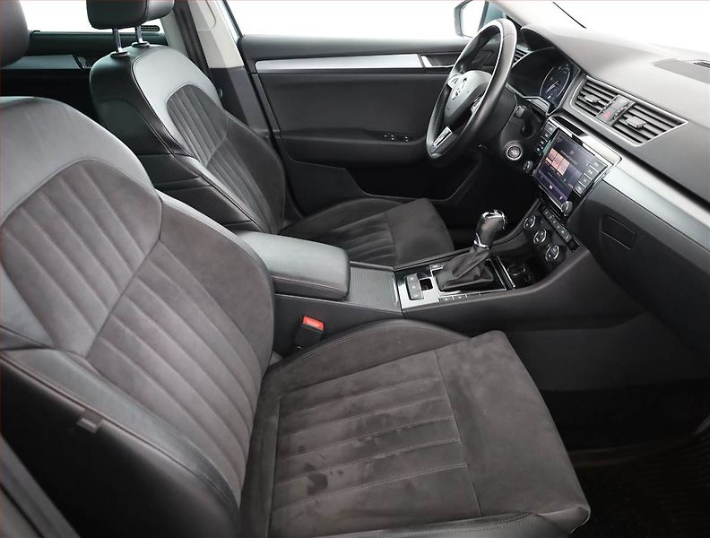 Škoda Superb (2017) Style 2.0 TDI, Automat, Kůže - fotka 7 z 19