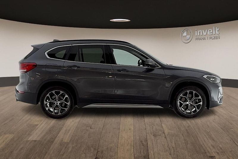 BMW X1 xDrive20i - fotka 2 z 23