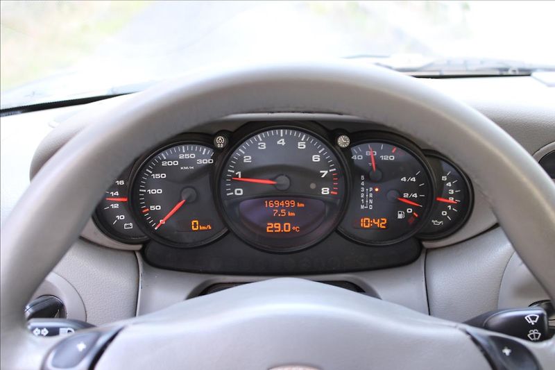 Porsche 911 Carrera 3.6i / 235kW - fotka 15 z 27