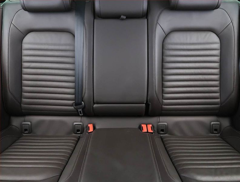 Volkswagen Passat (2016) 2.0 TDI, Automat, Serv.kniha - fotka 10 z 22