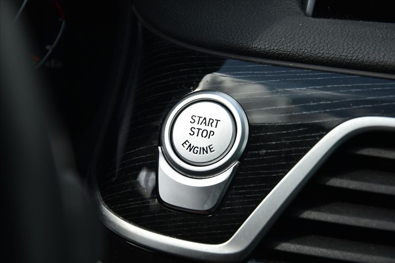 BMW Řada 7 740d xDrive 250kW LASER ČR - fotka 19 z 33