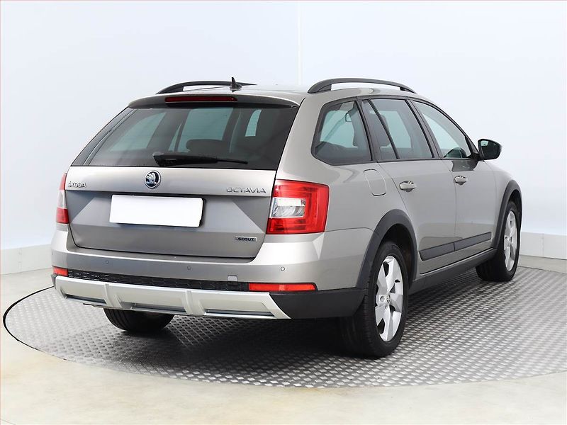 Kia XCeed (2023) TOP 1.5 T-GDI, ČR,1.maj - fotka 5 z 21