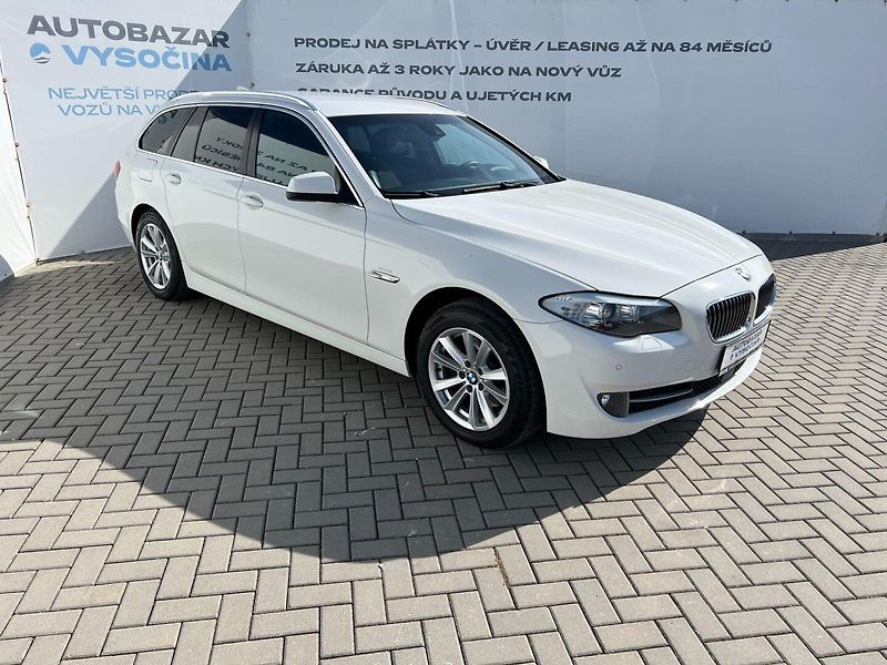 BMW Řada 5 (2012) 520d 135kW F11! ČR! - fotka 3 z 30