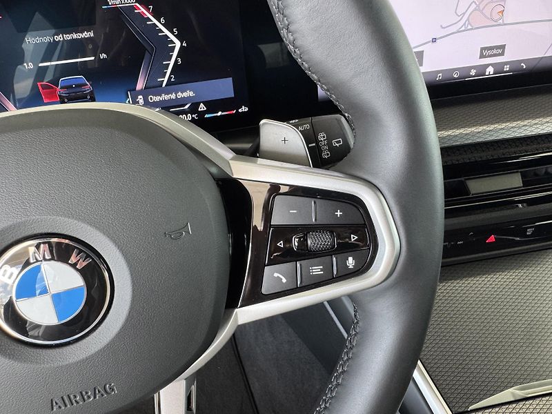 BMW Řada 3 330i xDrive*M-SPORT*Distronic - fotka 30 z 41