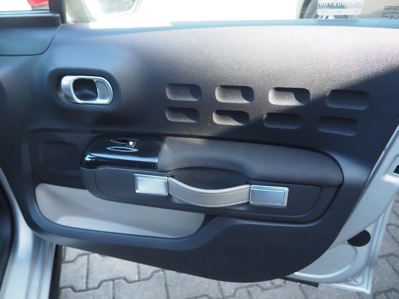Citroën C3 (2017) 1.2 PureTech, Tažné - fotka 18 z 34