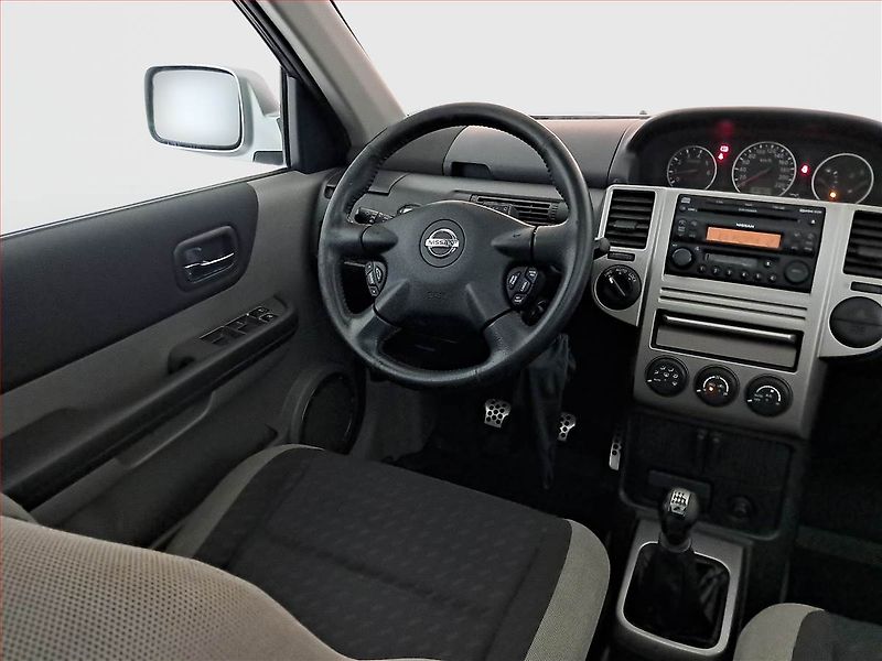 Nissan X-Trail (2007) 2.2 dCi, 4X4, Tempomat - fotka 7 z 15