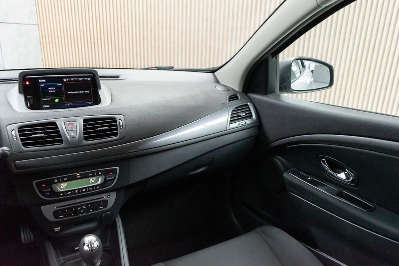 Renault Mégane 1.6dCi LIMITED*2xKOLA*KLIMA*ČR - fotka 10 z 40