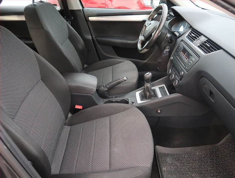 Škoda Octavia (2014) 1.6 TDI, 4X4, Tempomat - fotka 9 z 19