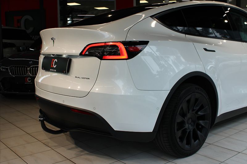Tesla Model Y Long Range Dual Motor AWD Tažn - fotka 8 z 26