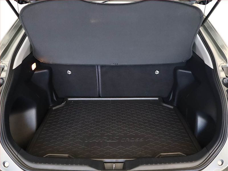 Toyota Yaris Cross (2024) Comfort 1.5 VVT-iE E-Four - fotka 11 z 15
