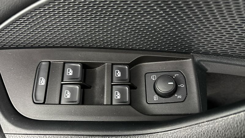 Škoda Octavia 2.0 TDI DSG Ambition - fotka 21 z 23