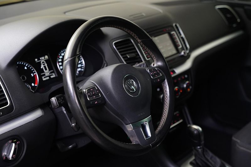 Volkswagen Sharan - fotka 14 z 24
