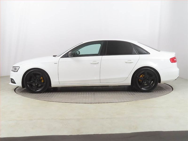 Audi A4 (2013) 2.0 TDI, Automat, Xenony - fotka 3 z 19