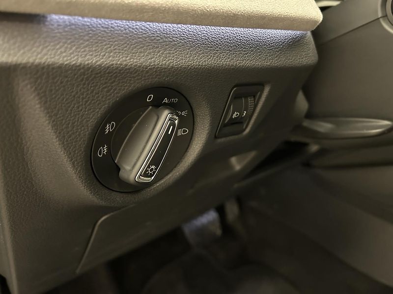 Škoda Scala 1.0 TSI Top selection - fotka 9 z 27