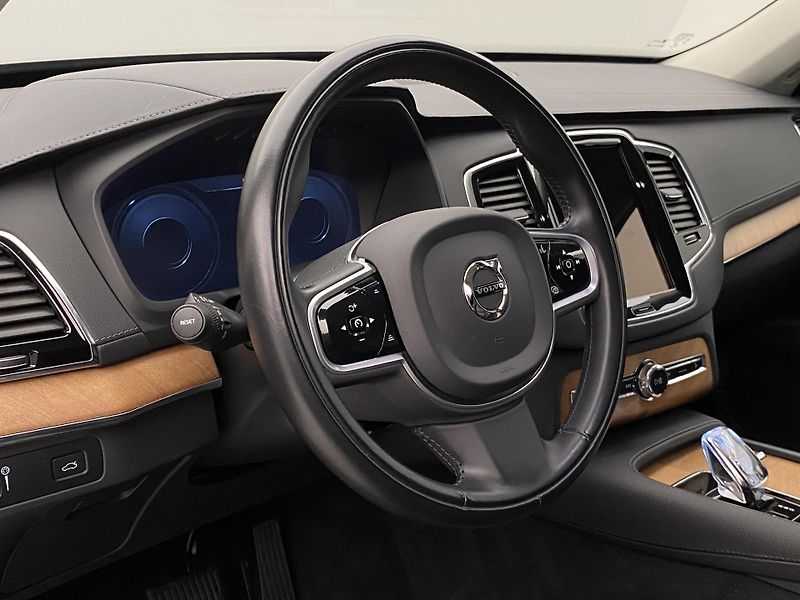 Volvo XC90 B5 AWD INSCRIPTION REZERVACE - fotka 19 z 49