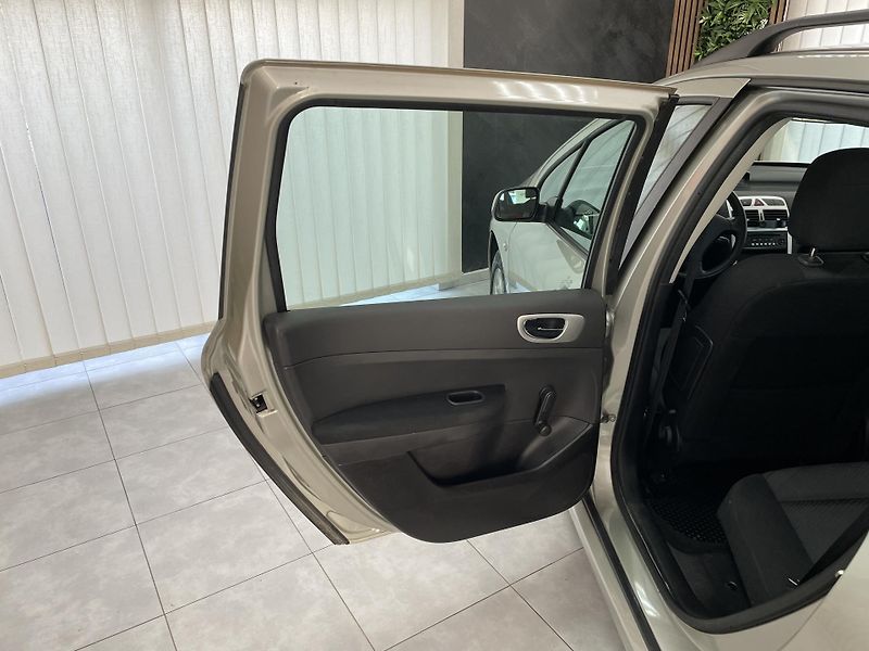 Peugeot 307 1.6 i ČR DIGIAC - fotka 15 z 22