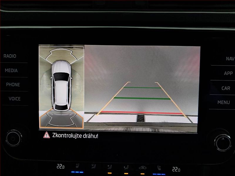 Škoda Superb (2021) Laurin&Klement 2.0 TDI - fotka 17 z 21