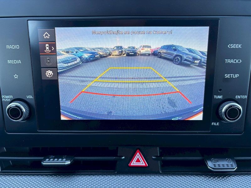 Kia Sportage (2022) 1.6 T-GDI 110kW - fotka 20 z 35