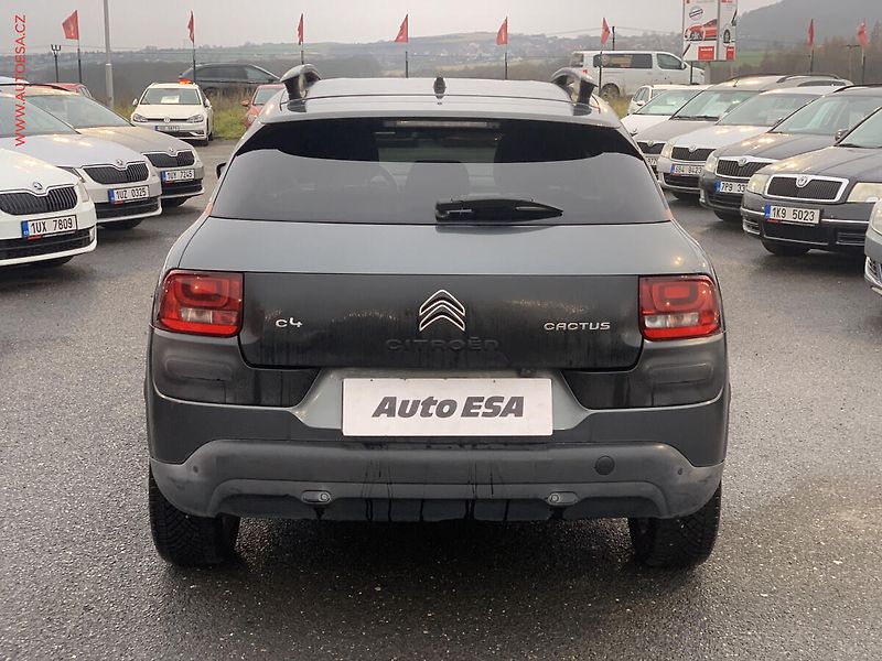 Citroën C4 Cactus (2016) 1.2 PT, Shine, kůže, navi - fotka 5 z 19